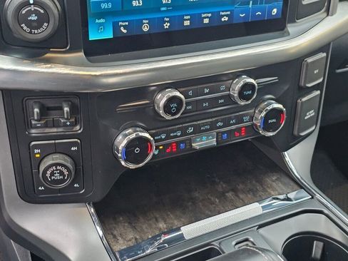 Certified 2022 Ford F150 Lariat w/ Equipment Group 502A High image 27