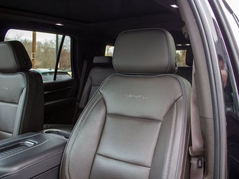 Used 2023 GMC Yukon Denali w/ LPO, Floor Liner Package AWD/4WD image 12