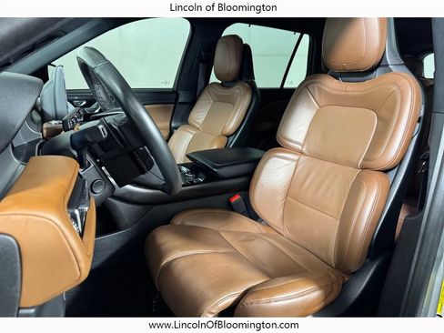 Used 2023 Lincoln Aviator Reserve w/ Equipment Group 201A AWD/4WD image 19