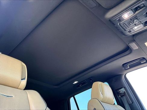 Used 2024 Cadillac Escalade Premium Luxury image 21