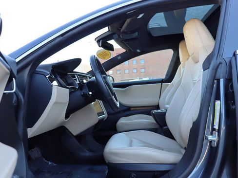 Used 2015 Tesla Model S 70D image 11