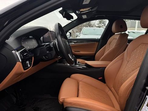 Used 2023 BMW 540i xDrive w/ Premium Package image 17