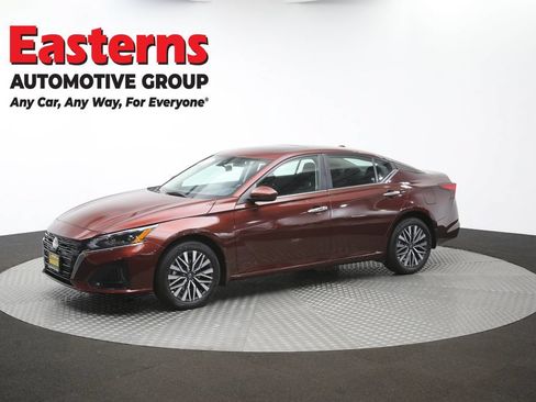 Used 2024 Nissan Altima 2.5 SV w/ SV Premium Package AWD/4WD image 58