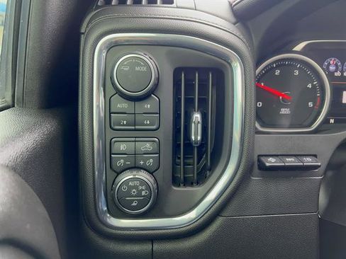 Used 2022 Chevrolet Silverado 2500 LTZ w/ LTZ Premium Package image 21