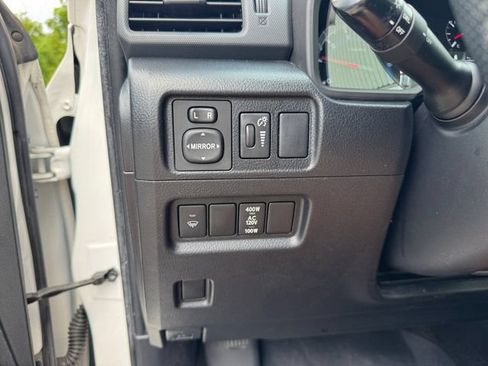 Used 2019 Toyota 4Runner SR5 AWD/4WD image 23