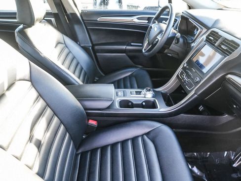 Used 2020 Ford Fusion SEL image 15