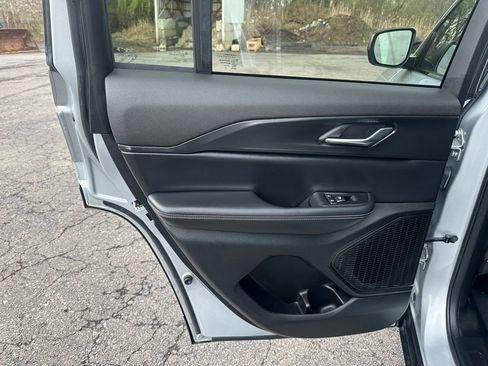 Used 2024 Jeep Grand Cherokee Laredo X image 22