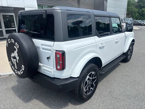 Used 2024 Ford Bronco Outer Banks AWD/4WD image 3
