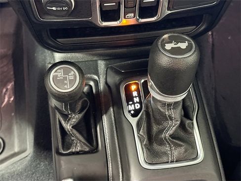 Used 2024 Jeep Wrangler Unlimited Sahara w/ Technology Group image 15