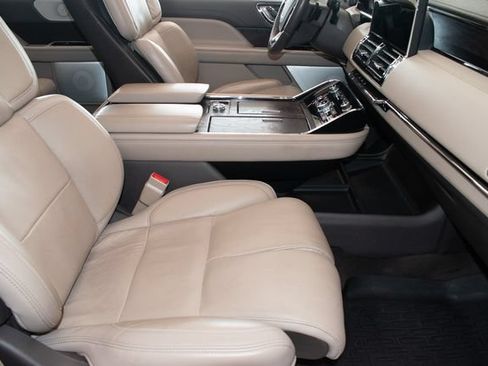 Used 2023 Lincoln Navigator Reserve AWD/4WD image 10