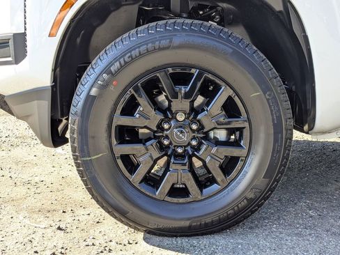 New 2026 Nissan Frontier SV w/ SV Convenience Package image 9