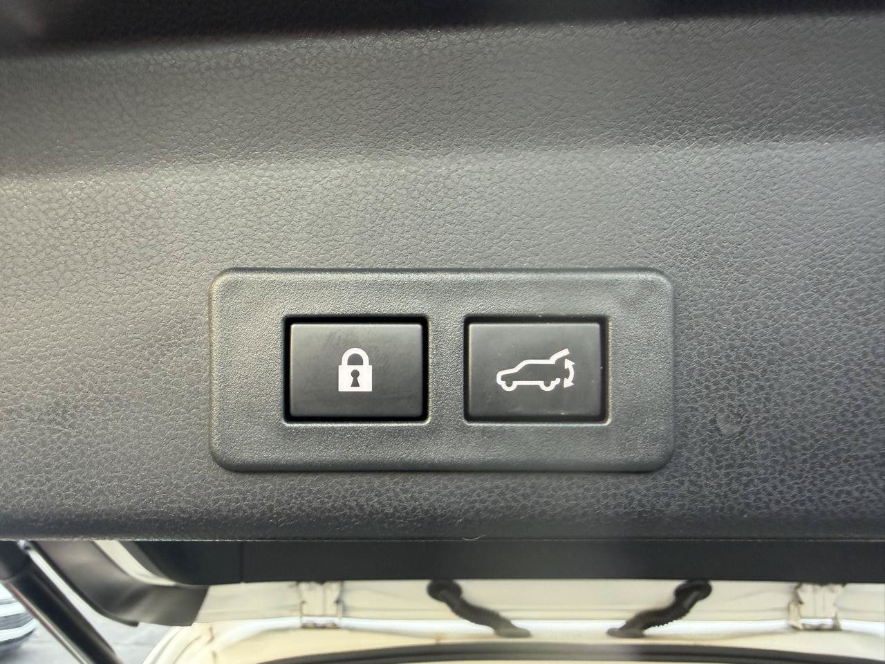 Used 2023 Subaru Ascent Limited AWD/4WD image 7