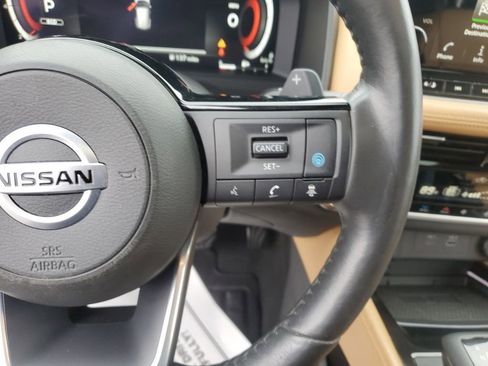 Used 2021 Nissan Rogue Platinum image 18