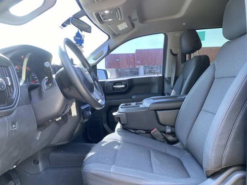 Used 2019 Chevrolet Silverado 1500 Custom w/ Custom Value Package RWD image 16