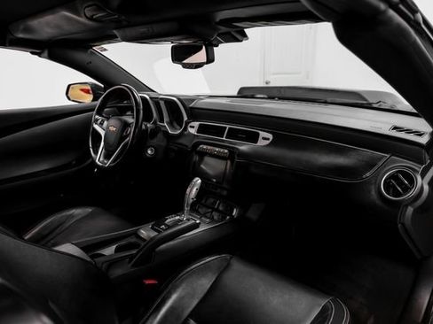 Used 2012 Chevrolet Camaro SS RWD image 13