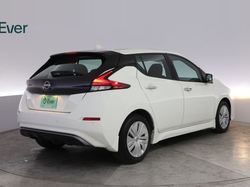 Used 2025 Nissan Leaf S FWD image 3