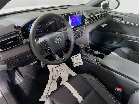 New 2026 Toyota Camry Hybrid image 10