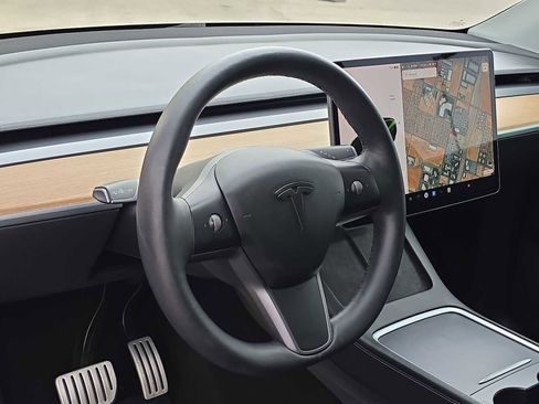 Used 2021 Tesla Model Y Performance image 2