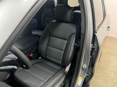 New 2026 Chevrolet Traverse LT w/ Midnight/Sport Edition image 23