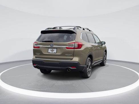 Used 2023 Subaru Ascent Touring AWD/4WD image 5