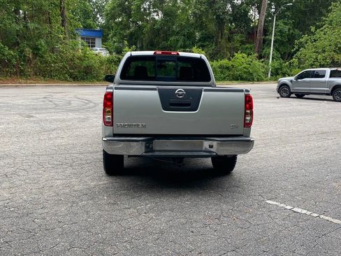 Used 2011 Nissan Frontier SV w/ SV Premium Utility Pkg RWD image 6