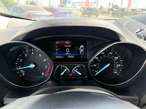 Used 2019 Ford Escape Titanium AWD/4WD image 22