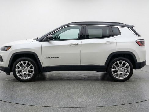 Used 2025 Jeep Compass Limited image 5