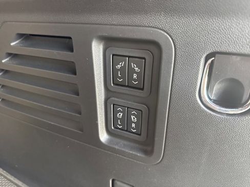 Used 2024 Chevrolet Traverse RS w/ LPO, Floor Liner Package image 39