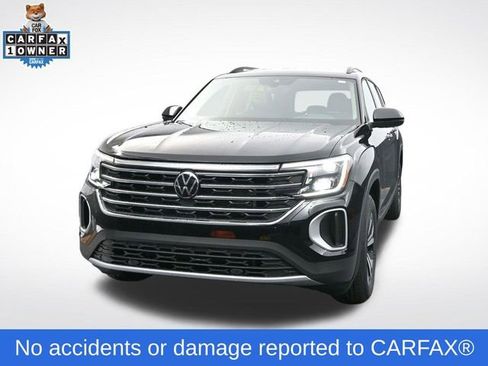 Used 2025 Volkswagen Atlas SE FWD image 2