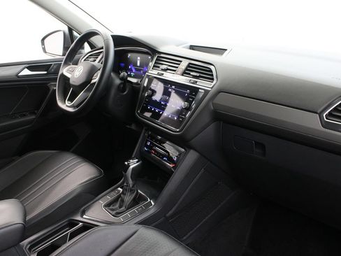 Used 2022 Volkswagen Tiguan SE FWD image 24