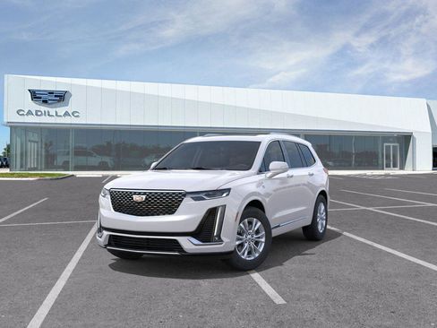 New 2025 Cadillac XT6 Luxury image 9