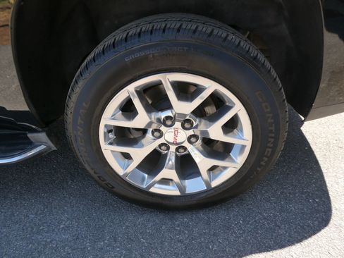 Used 2017 GMC Yukon SLT AWD/4WD image 38
