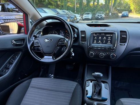 Used 2018 Kia Forte S image 16