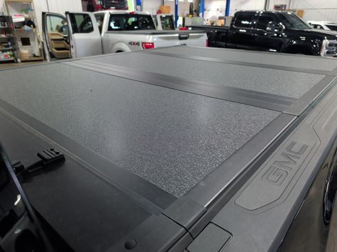 Used 2025 GMC Sierra 2500 Denali Ultimate AWD/4WD image 8