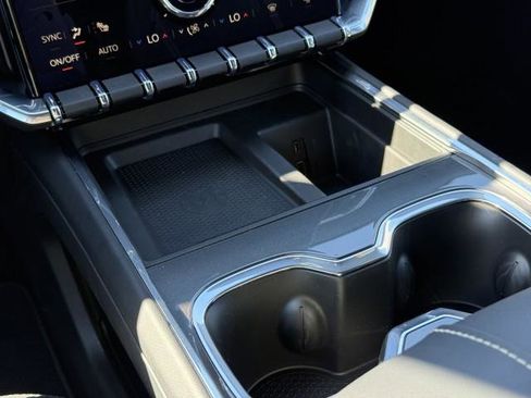 New 2026 GMC Acadia Elevation image 26