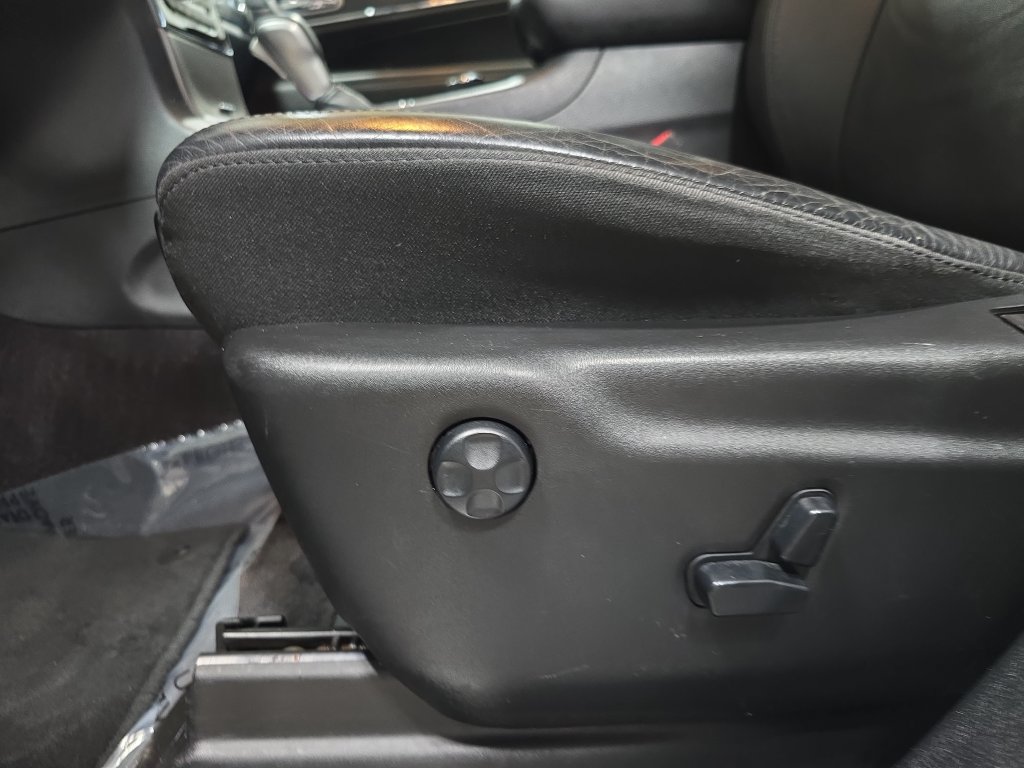 Used 2019 Jeep Grand Cherokee Limited AWD/4WD image 31