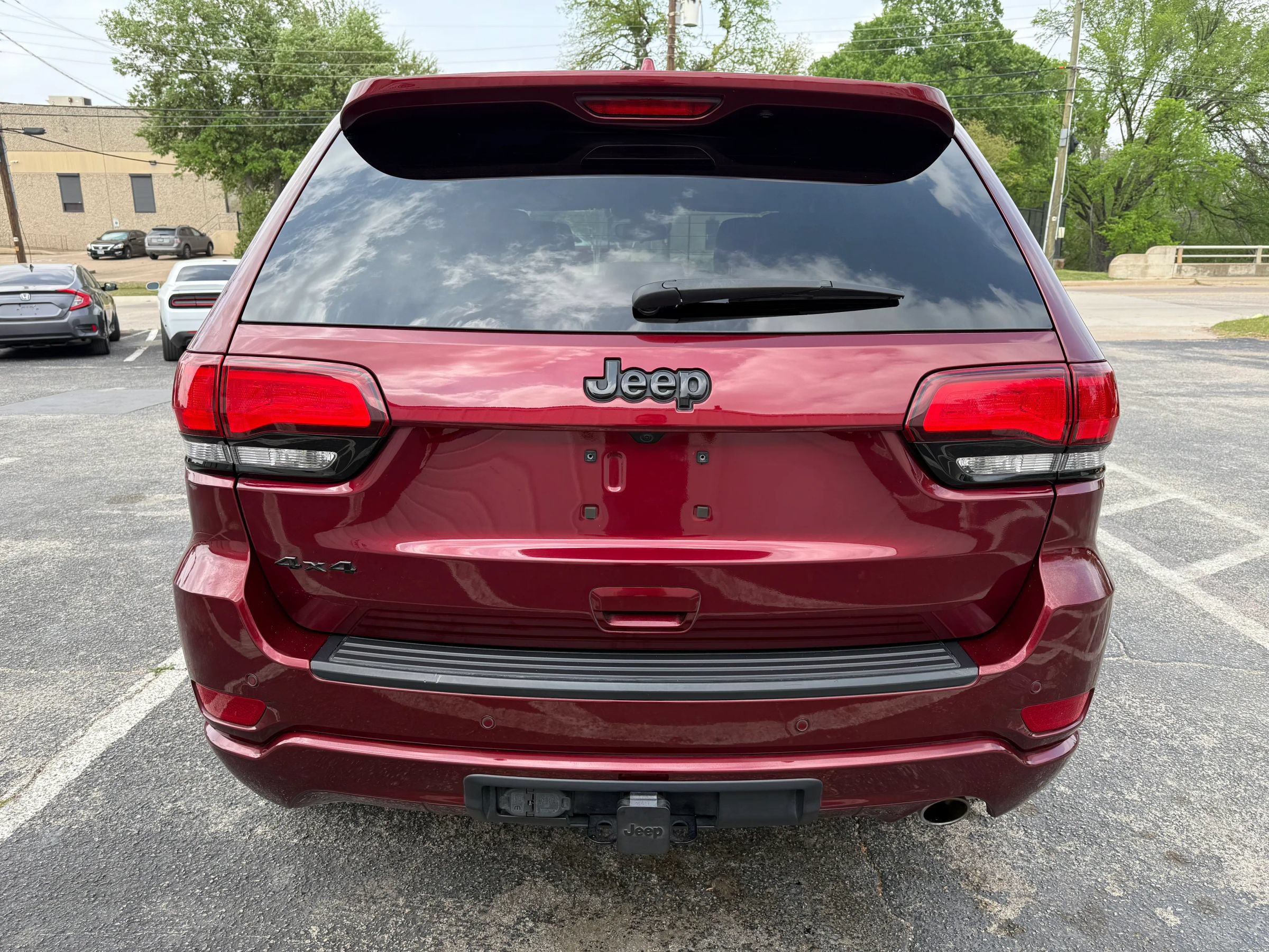 Used 2021 Jeep Grand Cherokee Laredo X AWD/4WD image 4