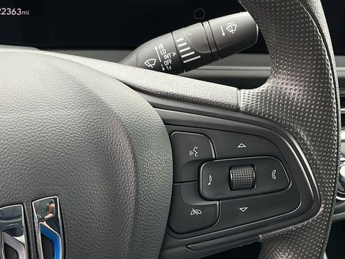 Used 2025 Buick Envista Preferred image 25