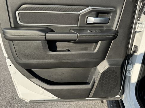 Certified 2025 RAM 2500 Big Horn AWD/4WD image 23