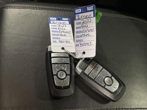 Used 2022 Ford Explorer Platinum w/ Equipment Group 601A image 28