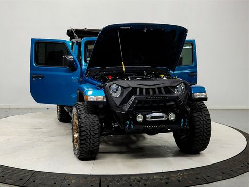 Used 2020 Jeep Wrangler Unlimited Sahara image 10