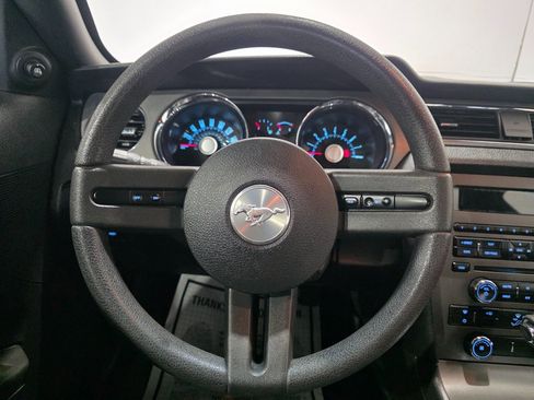 Used 2012 Ford Mustang Coupe image 3
