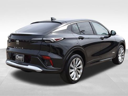 New 2025 Buick Envista Avenir image 9