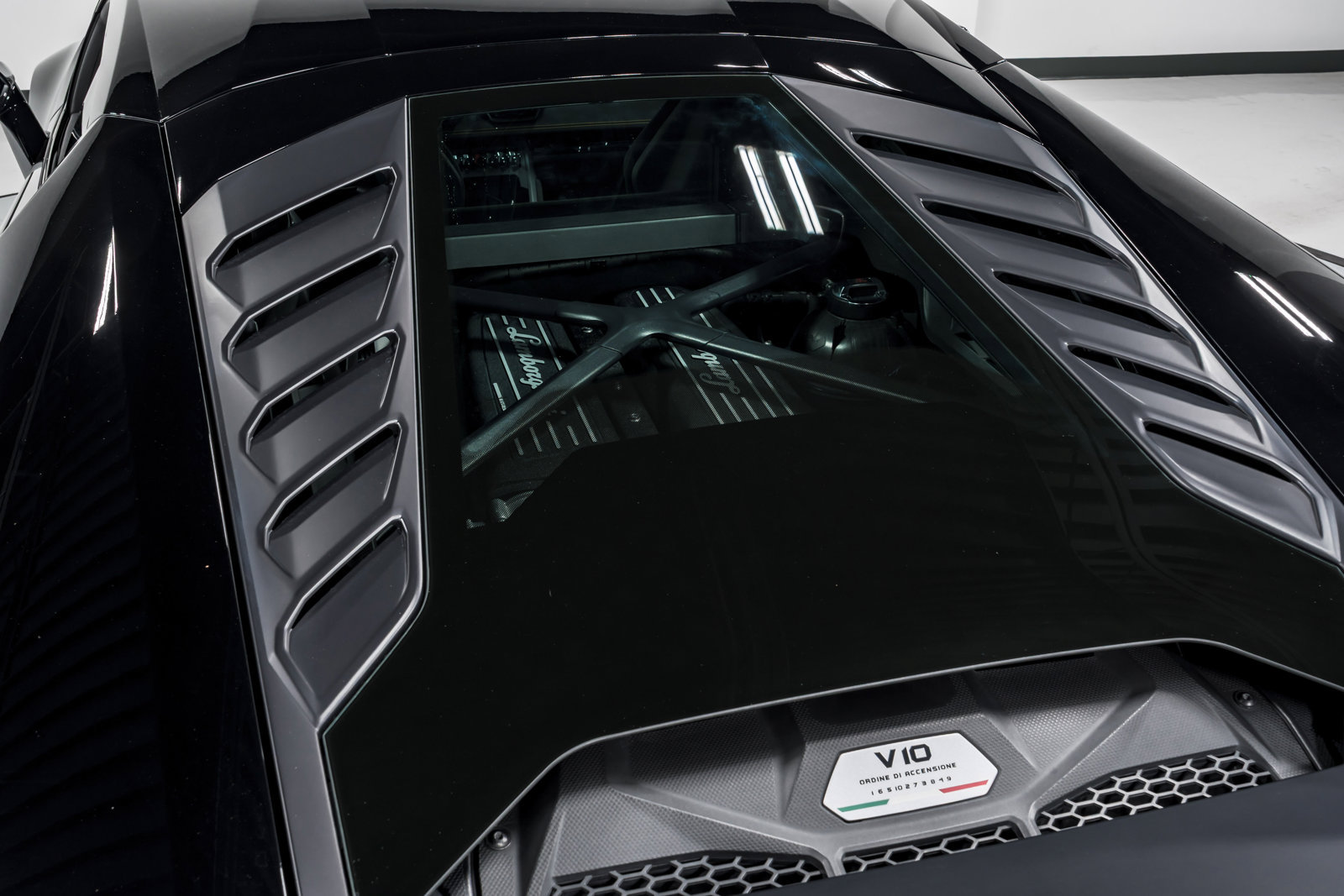 Used 2021 Lamborghini Huracan EVO RWD image 57