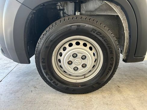 Used 2025 RAM ProMaster 2500 w/ Convenience Group FWD image 13