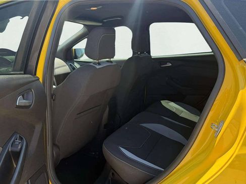 Used 2017 Ford Focus ST FWD image 11