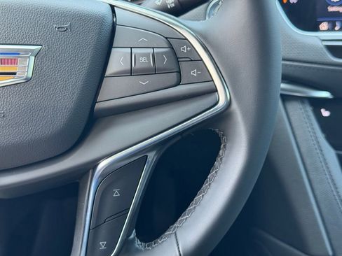 New 2025 Cadillac XT5 Luxury image 25