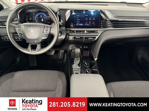 Used 2025 Toyota Camry LE image 22