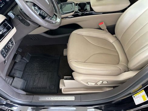 Used 2022 Lincoln Nautilus Reserve w/ Equipment Group 202A image 19