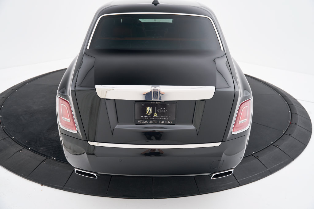 Used 2026 Rolls-Royce Phantom Sedan RWD image 27